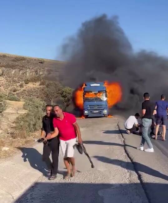 Hatay’ın Belen ilçesi Topboğazı mevkiinde seyir halinde olan bir tır,