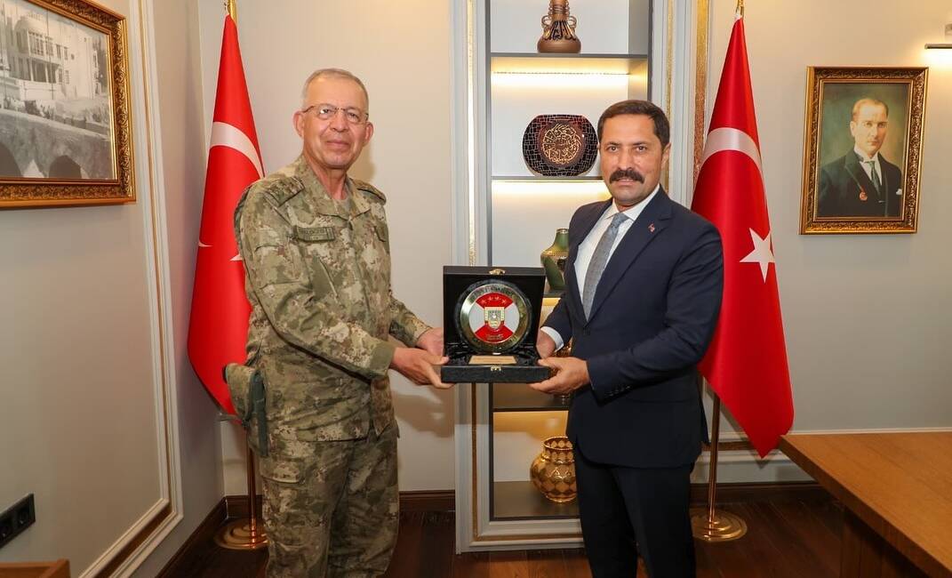 2. Ordu Komutanı Korgeneral Zorlu Topaloğlu Hatay’da Türk Silahlı Kuvvetleri’nin önemli komutanlarından 2. Ordu Komutanı Korgeneral Zorlu