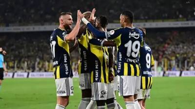 Trendyol Süper Lig’in 5. haftasında Fenerbahçe, sahasında konuk ettiği Trabzonspor’u