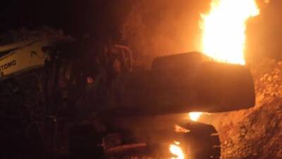 Hatay’ın Belen ilçesinde park halindeki bir iş makinesinde yangın çıktı.