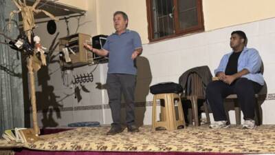 Gökhan Altunöz’ün yazıp yönettiği “NAZIM” adlı tiyatro oyunu, Epik Sanat