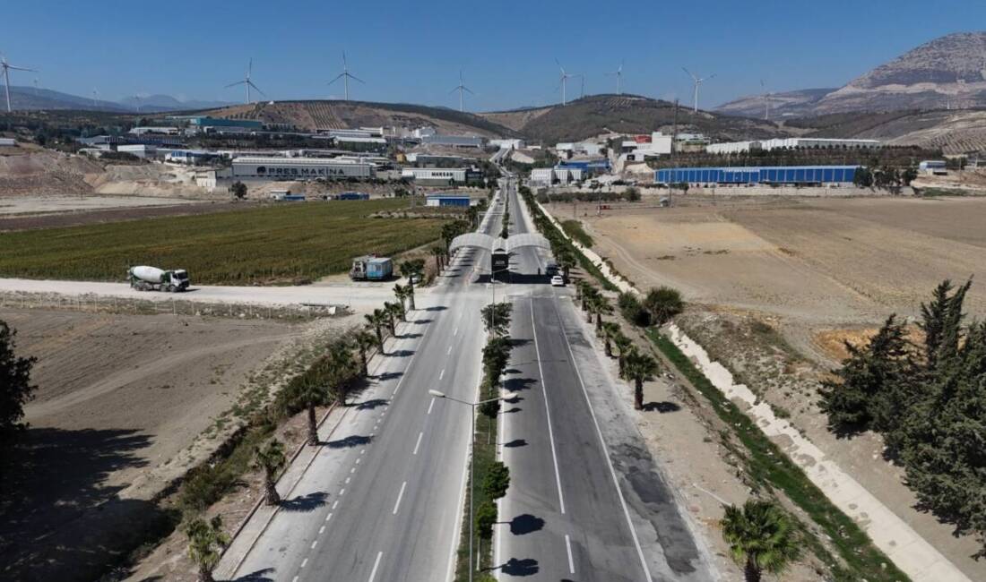 HBB’den sanayi bölgesine altyapı desteği Hatay Büyükşehir Belediyesi (HBB), kent genelinde ulaşımda yaşanan sorunları çözmek