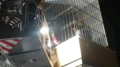 Antakya ilçesi Saraykent Mahallesi’nde bir apartmanda elektrik panosundan kaynaklandığı belirtilen