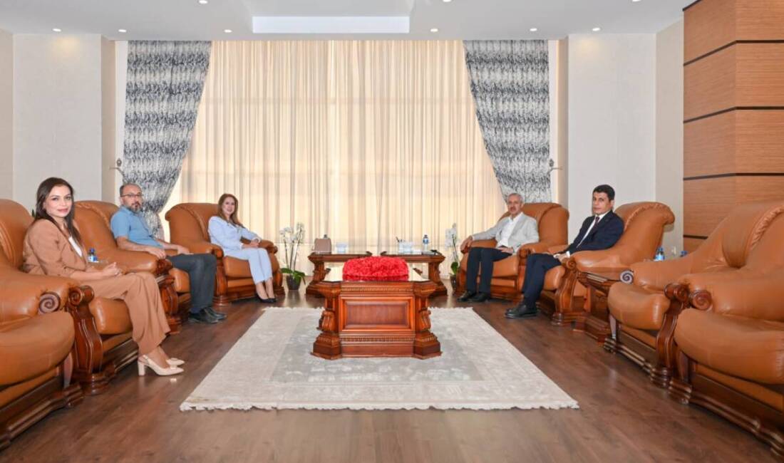 Aile Sağlığını Güçlendiren Proje Rektör Eren’e Sunuldu İçişleri Bakanlığı Sivil Toplumla İlişkiler Genel Müdürlüğü, Romatoloji Hemşireleri Derneği