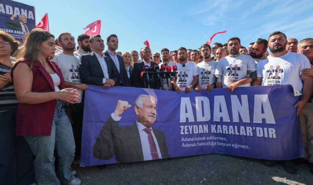 40 günlük özgürlük yürüyüşü Silivri’de noktalandı Adana’dan yola çıkan gençler, 40 gün boyunca yürüdüler… Ellerinde adalet,