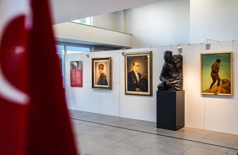 Anadolu Sergileri’nin “Aşina Yüzler” seçkisinde Türkiye İş Bankası Sanat Eserleri