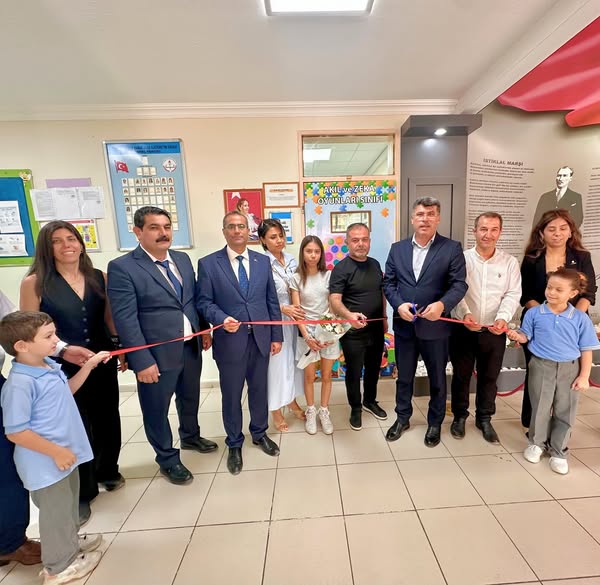 6 Şubat depremlerinde hayatını kaybeden öğretmen Emel Gül adına Şehit