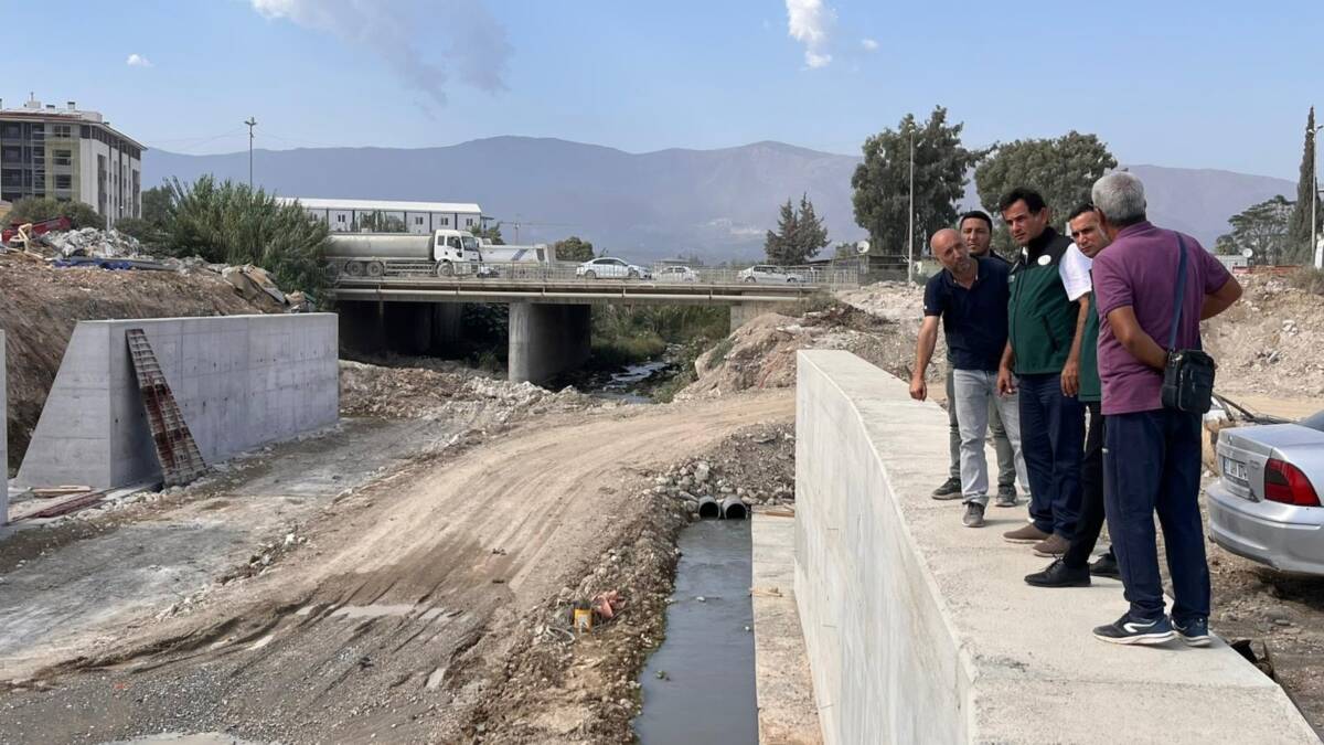 DSİ tarafından Hatay’da yürütülen dere ıslah ve taşkın kontrol çalışmaları