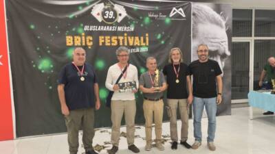 Mersin’de bu yıl 39’uncusu düzenlenen Uluslararası Briç Festivali, heyecan dolu