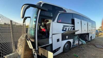 Mersin’in Tarsus ilçesinde meydana gelen otobüs kazasında can kaybı yaşanmazken,