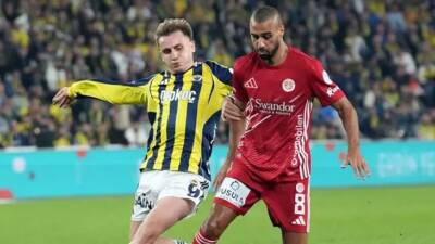 Süper Lig’in 7. haftasında Fenerbahçe, sahasında ağırladığı Antalyaspor’u 2-0 mağlup