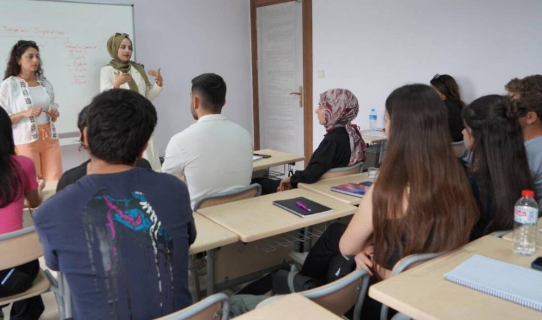 Antakya’da düzenlenen konferans, stresle başa çıkma ve psikolojik sağlamlık konusunda
