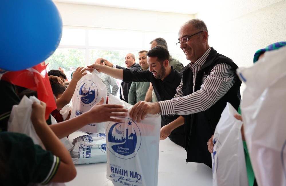 Hatay’da sosyal belediyecilik anlayışıyla çalışmalarını sürdüren Antakya Belediye Başkanı İbrahim