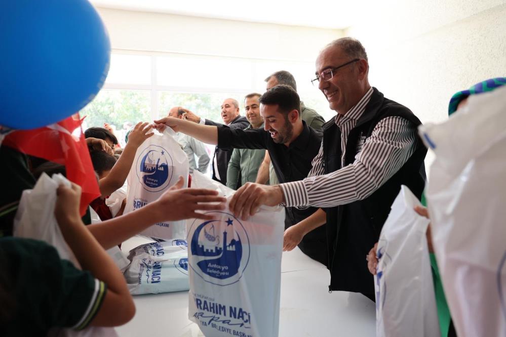 Hatay’da sosyal belediyecilik anlayışıyla çalışmalarını sürdüren Antakya Belediye Başkanı İbrahim