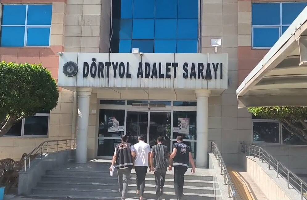 Hatay Emniyet Müdürlüğü ekiplerinin aranan şahısların yakalanmasına yönelik sürdürdüğü çalışmalar