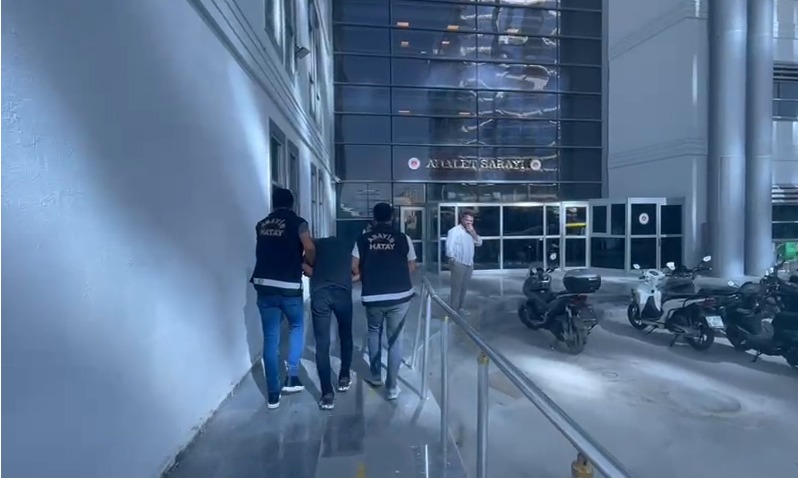 Hatay Emniyet Müdürlüğü ekipleri, aranan şahısların yakalanmasına yönelik yürüttüğü çalışmaları