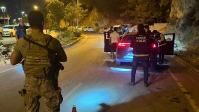 Hatay’ın merkez ilçesi Antakya’da polis ekipleri, Narkotik Vaka Analiz Sistemi