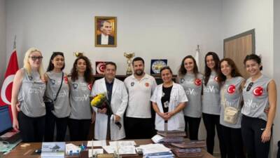 Hatay’da kurulan ve “Arsavev” adını alan kadın voleybol takımı sporcuları,