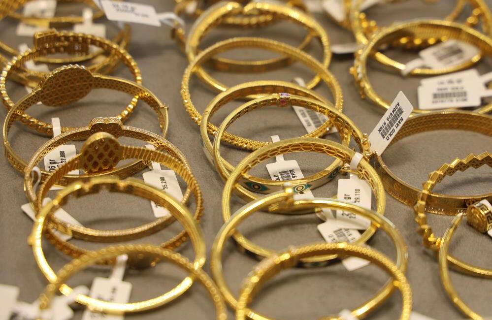 Hatay'da sarraflık yapan Ahmet Güney, gram fiyatı 5 bin TL’ye