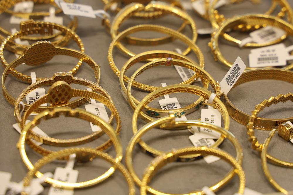 Hatay'da sarraflık yapan Ahmet Güney, gram fiyatı 5 bin TL’ye