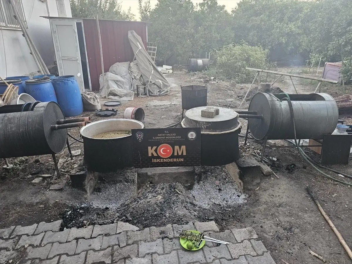Hatay’ın Arsuz ilçesinde düzenlenen operasyonlarda 2 bin 940 litre kaçak