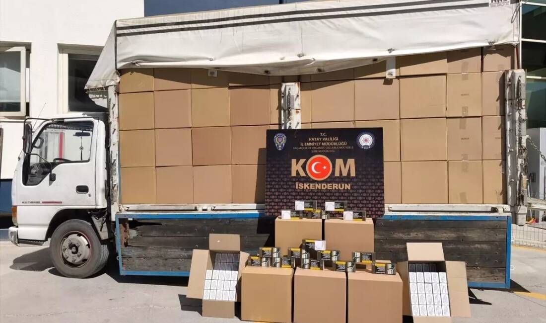 Belen’de Kamyonetten Milyonlarca Kaçak Makaron Çıktı! Hatay’ın Belen ilçesinde gerçekleştirilen kaçakçılık operasyonunda, bir kamyonette tam 2