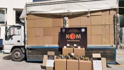 Hatay’ın Belen ilçesinde gerçekleştirilen kaçakçılık operasyonunda, bir kamyonette tam 2