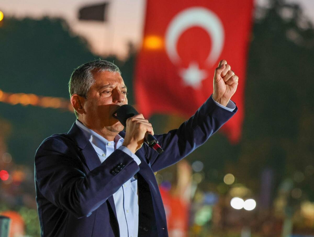 CHP Genel Başkanı Özgür Özel, İstanbul İl Başkanlığı’nda yaşanan ve