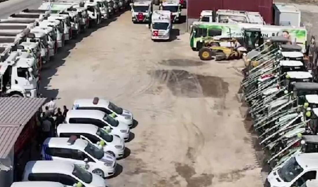 Defne Belediyesi, filosuna eklediği yeni iş makineleri ve araçlarla hizmet