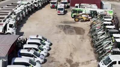 Defne Belediyesi, filosuna eklediği yeni iş makineleri ve araçlarla hizmet