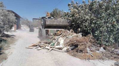 Defne Belediyesi, ilçenin her mahallesinde temizlik çalışmalarını sürdürerek kentin yaşanabilirliğini