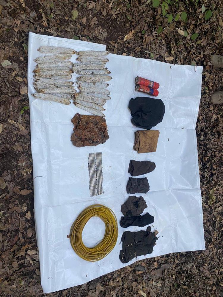 Dörtyol’da düzenlenen operasyonda PKK/KCK’ye ait patlayıcı ve malzemeler ele geçirildi,