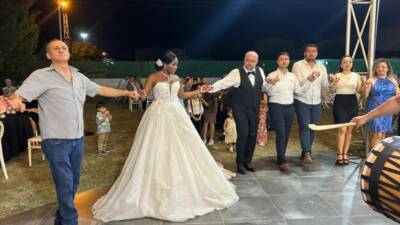 Hatay’da yaşayan Bayram Oğuz Yıldızhan’ın, Ganalı Gifty Adams ile renkli