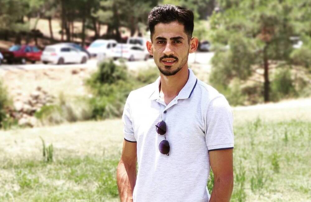 Antakya’nın Tanışma Mahallesi’nde yaşayan genç Mahmut Bayraktar, geçirdiği trafik kazasının
