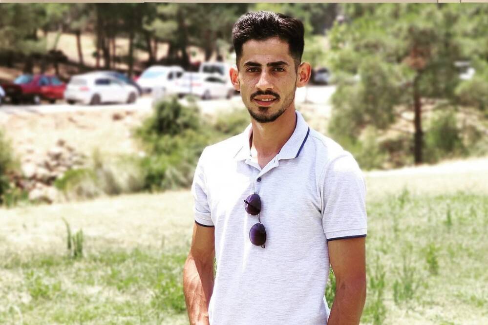 Antakya’nın Tanışma Mahallesi’nde yaşayan genç Mahmut Bayraktar, geçirdiği trafik kazasının