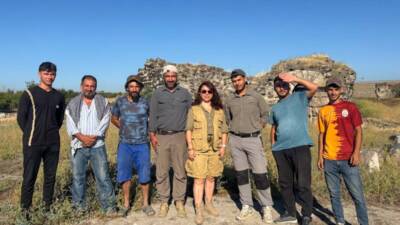 Erzin’deki antik Epiphaneia (İssos) kentinde Roma dönemine ait Takvim Mozaiği’nin