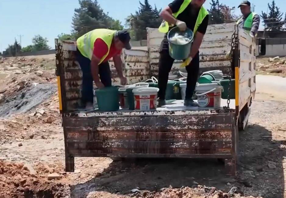 Toplum Sağlığını Tehdit Eden Turşular Artık Yok Reyhanlı’da tarihleri geçmiş ve insan sağlığını tehdit eden 800 kilogram