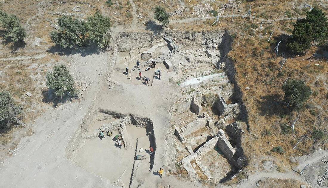 Hatay’daki Kazılarda Antik Dönemin Ticari Hayatı Aydınlatılıyor Hristiyanlar için hac yeri kabul edilen ve mağara kilisesi özelliğiyle