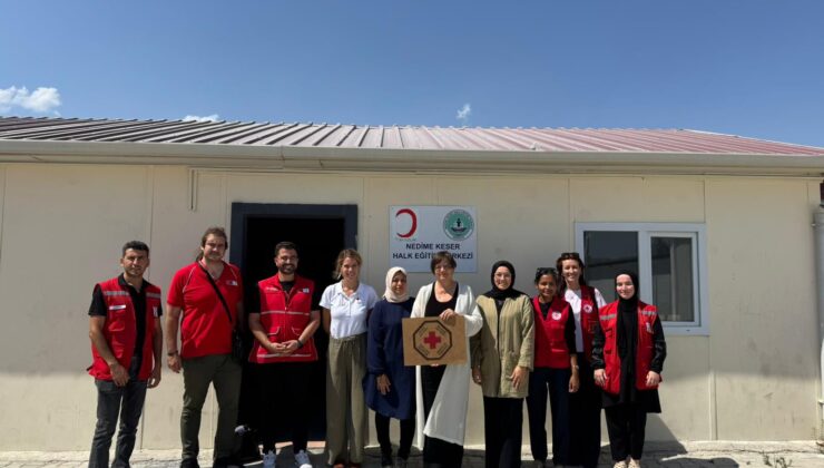 Hatay Toplumsal Hizmet Merkezi’ne gerçekleştirilen ziyaret kapsamında heyete, merkez bünyesinde