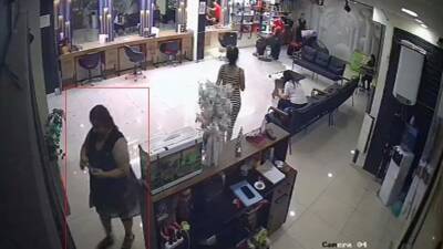 Hatay’ın Dörtyol ilçesinde kuaförde 5 bin TL’lik işlem yaptıran bir