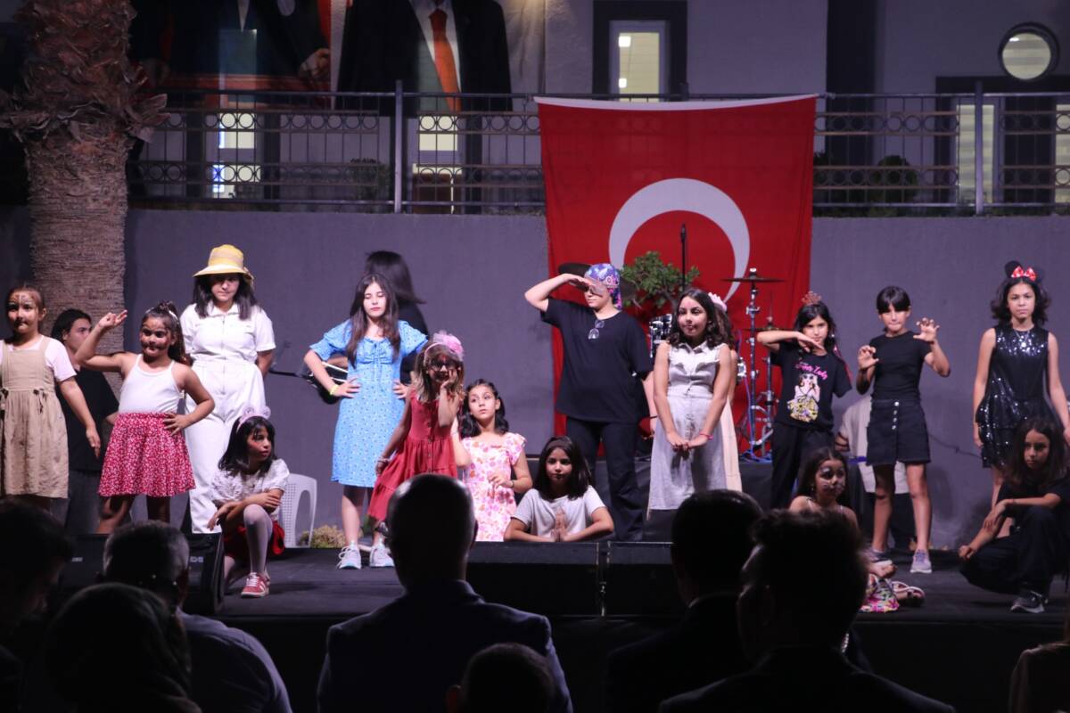 Hatay Valiliği himayesinde, Fiziksel Engelliler Vakfı öncülüğünde düzenlenen Engelli Sosyal