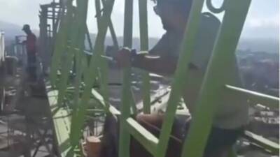 Hatay’daki TOKİ şantiyesinde çalışan işçiler, üç aydır alamadıkları maaşları için