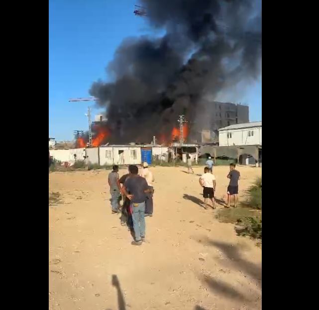  Defne Çekmece’deki TOKİ inşaatında konteyner yangını paniğe yol açtı; ekipler