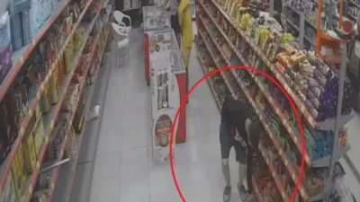 Hatay’ın Defne ilçesinde yaşanan hırsızlık olayı, market çalışanının tepkisiyle gündeme