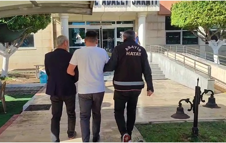 Hatay Polisi Üç Firariye Geçit Vermedi Hatay Emniyet Müdürlüğü ekipleri, hakkında kesinleşmiş hapis cezası bulunan şahısların