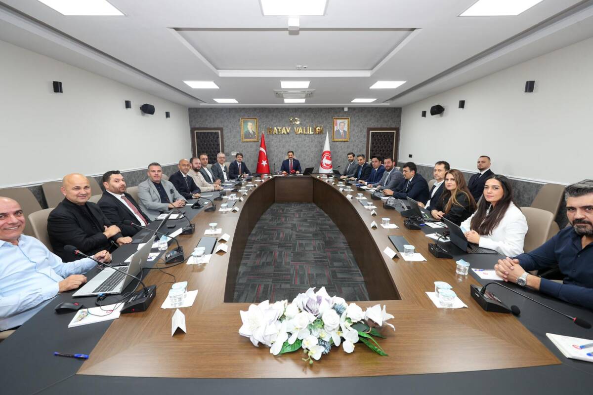 Hatay Valisi Mustafa Masatlı başkanlığında, Defne ilçesinde yer alan Harbiye