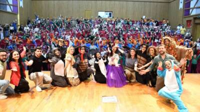 Hatay Masal Kervanı, Arsuz’da minik öğrencilerle keyifli ve eğlenceli bir