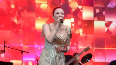 Defne Çekmece Atatürk Stadyumu, dün öğle saatlerinde müzik, dayanışma ve