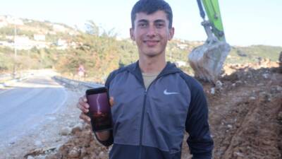 Hatay'da Adem Bozkurt, şimşekleri görüntülemek isterken, yakın noktaya isabet eden