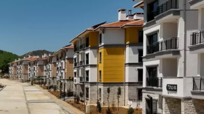 Cumhuriyet tarihinin en büyük sosyal konut hamlesi olarak duyurulan “Yüzyılın